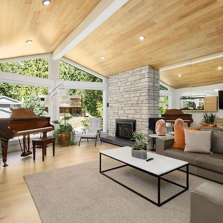 Beautiful Villa With Heated Pool Hot Tub By Forest North Vancouver Eksteriør bilde