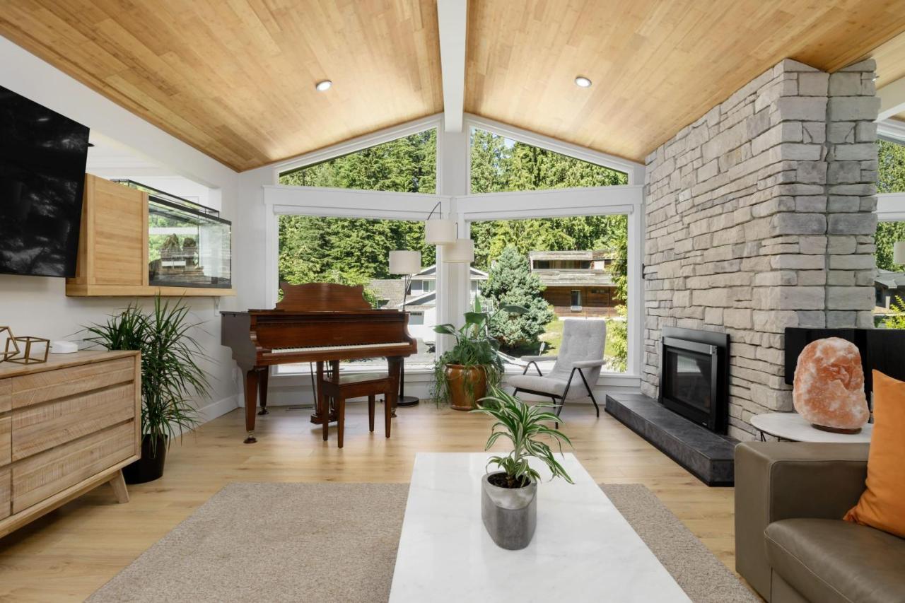 Beautiful Villa With Heated Pool Hot Tub By Forest North Vancouver Eksteriør bilde
