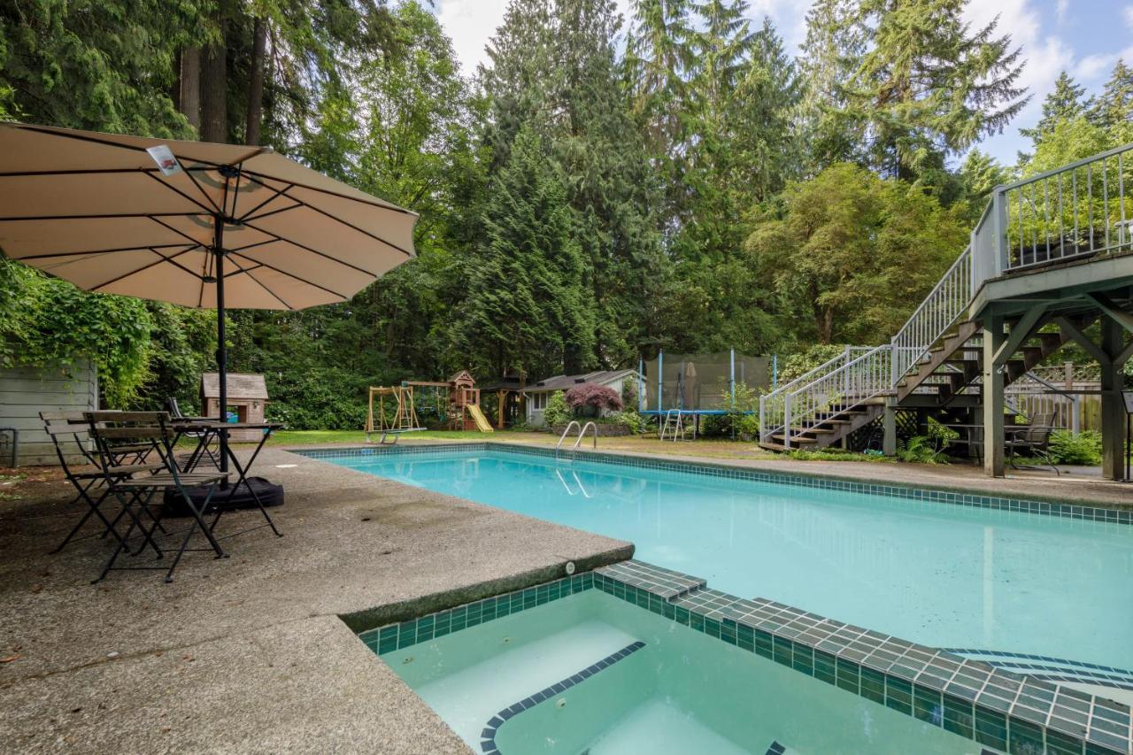 Beautiful Villa With Heated Pool Hot Tub By Forest North Vancouver Eksteriør bilde