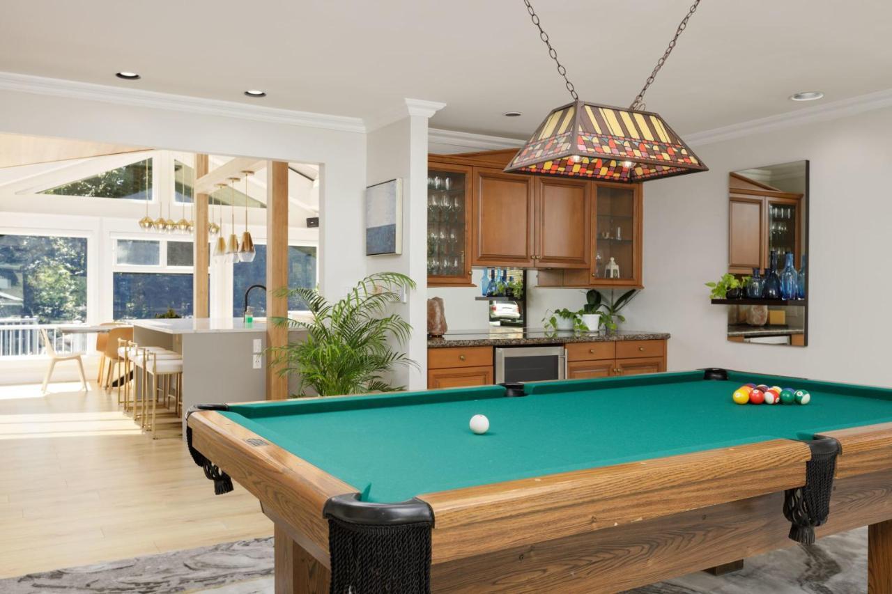 Beautiful Villa With Heated Pool Hot Tub By Forest North Vancouver Eksteriør bilde
