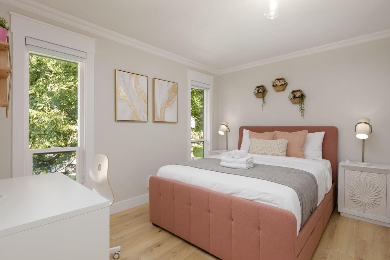 Beautiful Villa With Heated Pool Hot Tub By Forest North Vancouver Eksteriør bilde