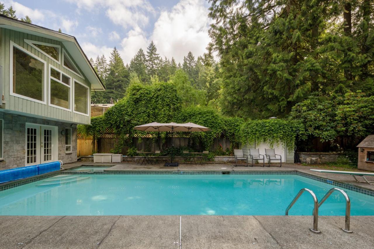 Beautiful Villa With Heated Pool Hot Tub By Forest North Vancouver Eksteriør bilde