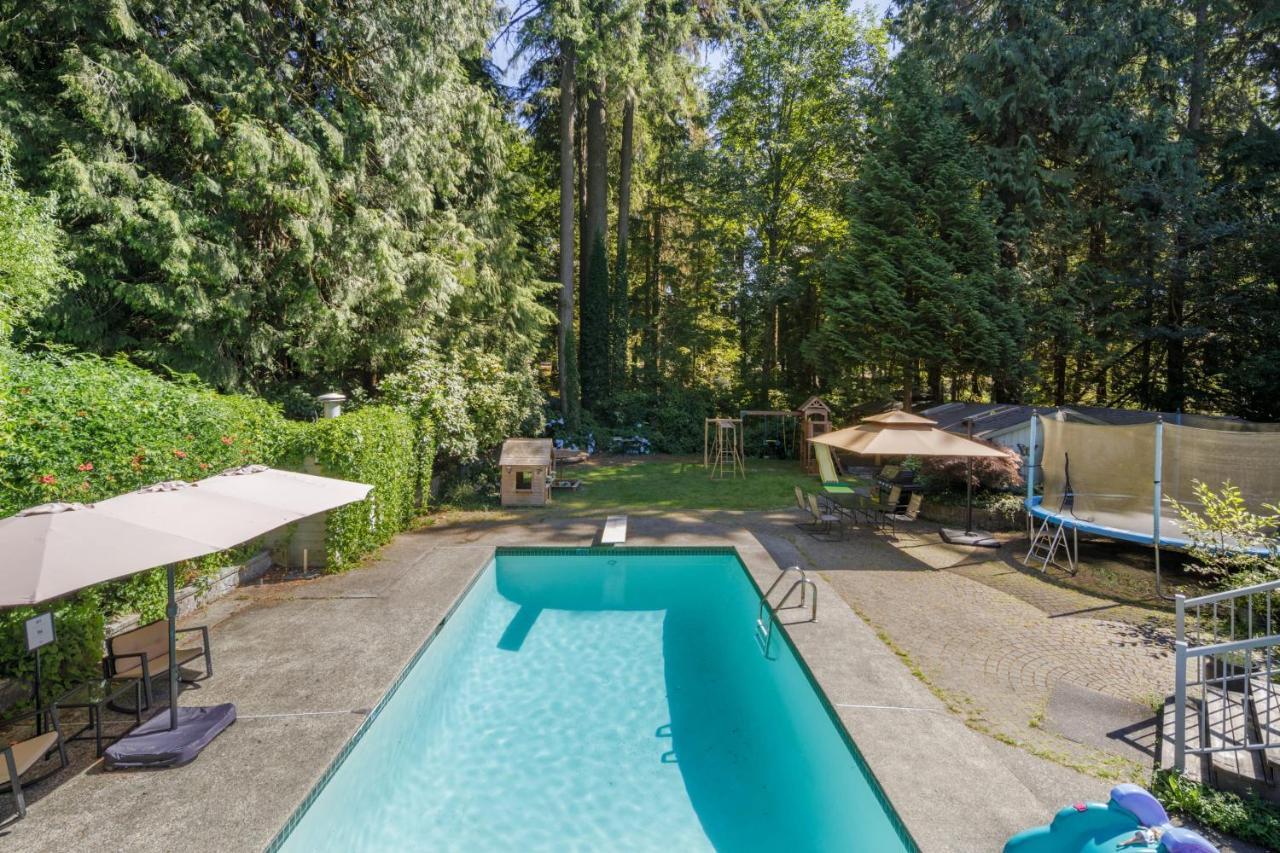 Beautiful Villa With Heated Pool Hot Tub By Forest North Vancouver Eksteriør bilde