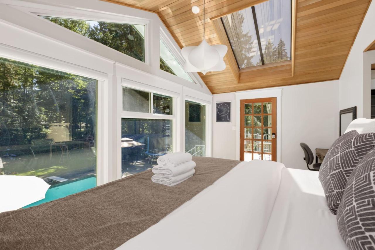Beautiful Villa With Heated Pool Hot Tub By Forest North Vancouver Eksteriør bilde