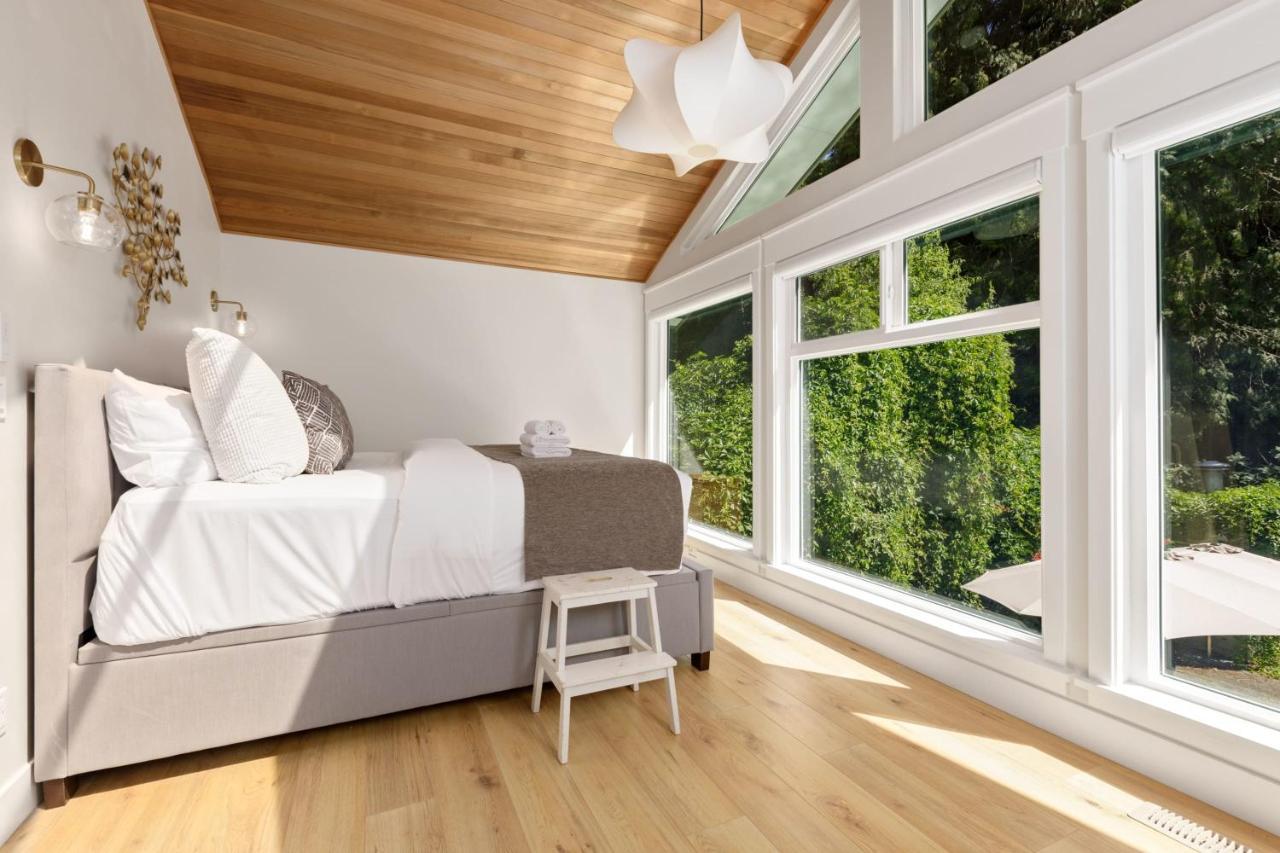 Beautiful Villa With Heated Pool Hot Tub By Forest North Vancouver Eksteriør bilde