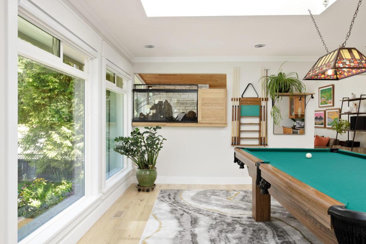 Beautiful Villa With Heated Pool Hot Tub By Forest North Vancouver Eksteriør bilde